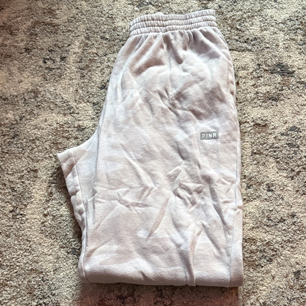 PINK Victoria's Secret Joggers in Soft Cream Camo
